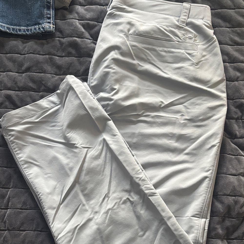 Under Armour Men's Light Gray Chinos